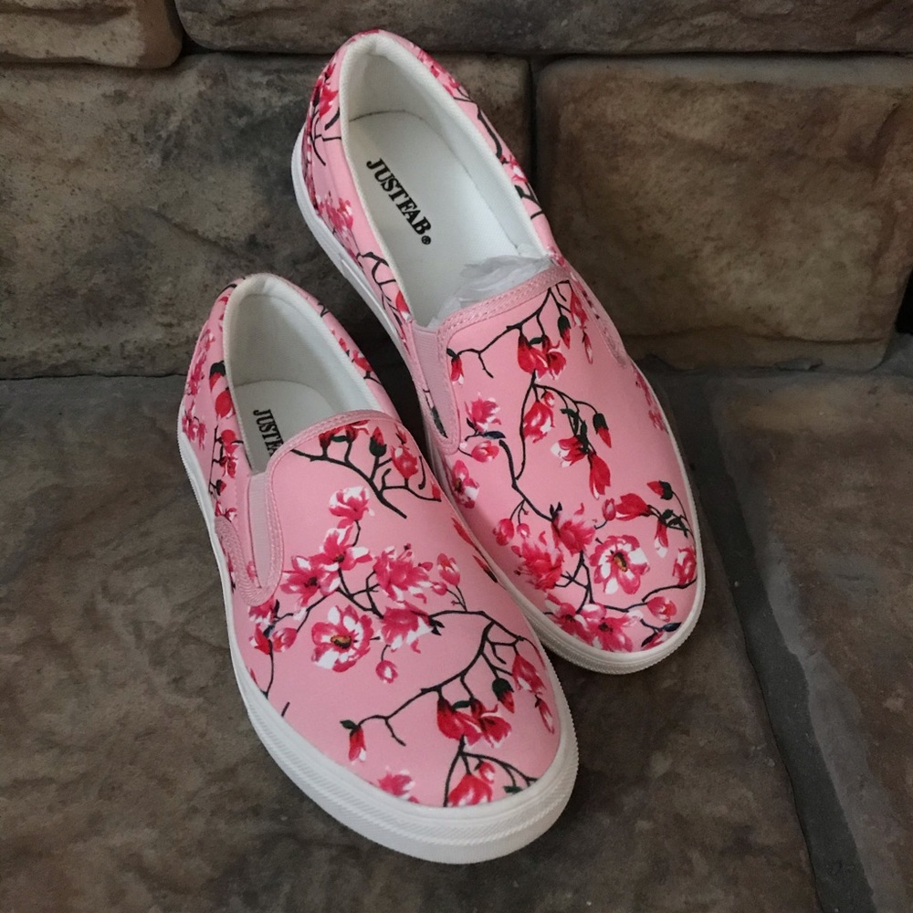 NIB Floral Slip-On Sneakers 8.5